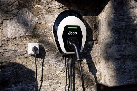 fca introduces  easy wallbox charger    electric vehicle