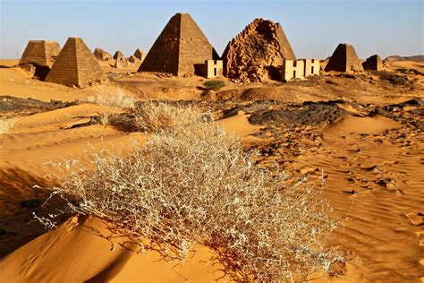 Visiting The Meroe Pyramids Of Sudan Backpacker Travel