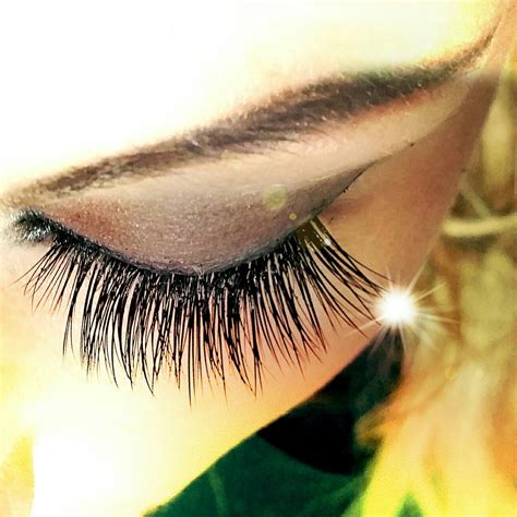 Whether you're a bubble bath fanatic or you just want to know everything about keeping your lashes in when it comes to water and lash extensions, there have been many misconceptions over the years. Pin by Fran Thomas on My Lash Extensions | Lash extensions ...