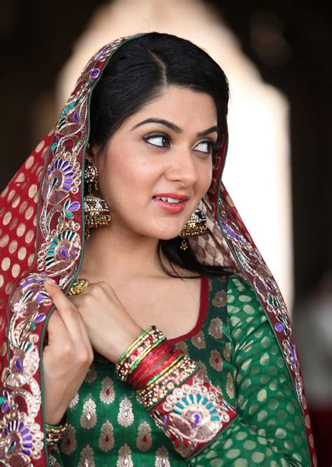 beauty galore hd sakshi chaudhary very beautiful looking in green oriental indian getup