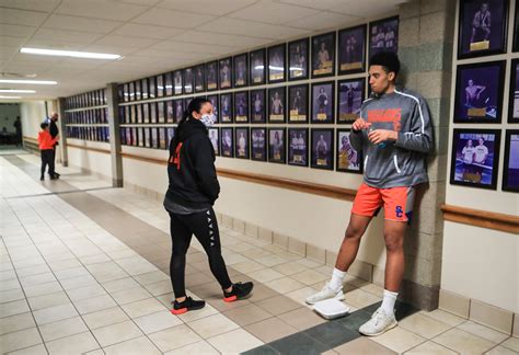 Silver Creek basketball star Kaufman-Renn shares bond with his mom
