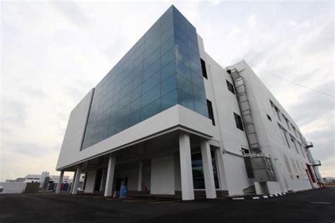 Lynette quah | pulau pinang, malaysia | head of legal my,au,ph di osram opto semiconductors (m) sdn bhd | fully qualified licensed legal practitioner in practice since january 2004 in various fields specialising in banking, corporate, property and real estate, debt recovery, civil litigation as well as negotiating and drafting of commercial and procurement contracts. OSRAM Opto Semiconductors (Malaysia) Sdn. Bhd. Pen 52 - Hohup