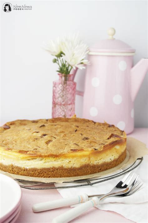 Weitere ideen zu kuchen, eis kekse, einfacher nachtisch. Käsekuchen mit Cookie Dough Keksteig-Knusperkruste • Nom ...