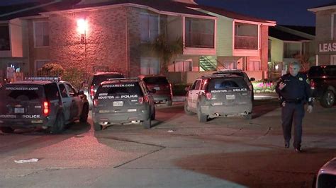 Two People Shot During Robbery Attempt In Southeast Houston Police Say Abc13 Houston