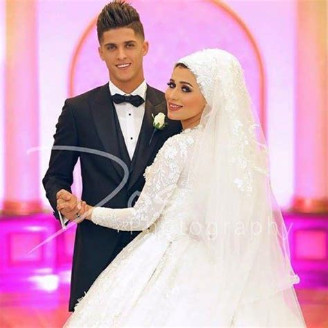 ايمن و رباب خالتي وبناتها زوجتي الرائعة رضا واخته مدام نرمين أنا وخالي الأم وابنها المطلقة وابوها زياد و ساره اوقعت بخالتي نوف و التحرر هادي و زوجته ام خطيبته ابن الريف وامه رنيين. عريس الأهلي.. الصور الأولى لحفل زفاف أحمد الشيخ - سوبر كورة