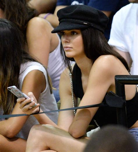 Kendall Jenner At La Lakers Game 0172016 Hawtcelebs