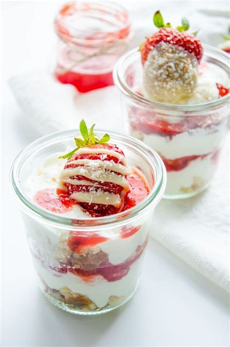 Erdbeer-Kokos-Dessert | Dessert ideen, Kokos desserts, Dessert