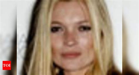Kate Moss Left Red Faced English Movie News Times Of India
