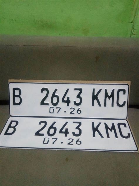 Plat nomor mobil warna dasar putih font baru sepasang | Lazada Indonesia