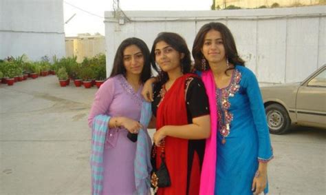 Pakistani Girls Beautiful Ladies From Islamabad Lahore And Karachi