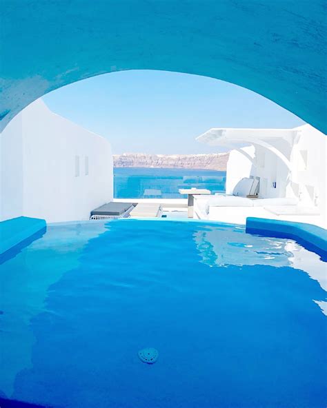 Cave Pool Suite In Santorini Astarte Suites