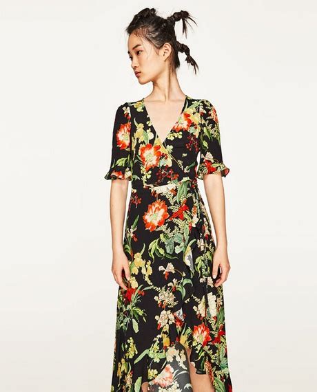 Tous les renseignements qu'il vous faut pour votre achat d'une robe zara femme pas chère sont à disposition sur les fiches descriptives et les avis postés par les autres. Zara robe longue