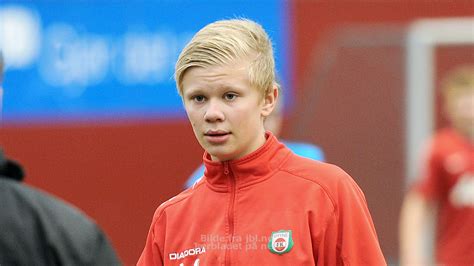 Erling haaland's hobbies are swimming, listening to music and watching movies. Haaland Age - Who is Erling Haaland? Bio, Age, Wiki, Net Worth ... : Career stats (appearances ...