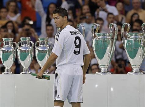 Cristiano ronaldo dos santos aveiro 5. Real Madrid And Barcelona 2012: The Number 9 of Real ...