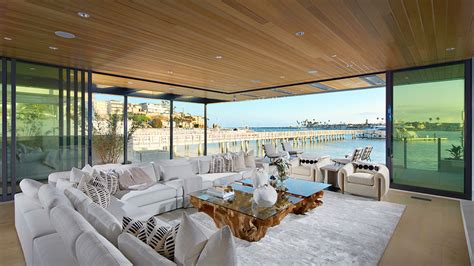 This 30 Million Newport Beach Mansion Can Dock A 100 Foot Yacht Robb