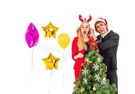 Jongeren Met Geluk Houden Ervan Om Te Poseren Met Kleurrijke Ballonnen En Kerstboom In Een