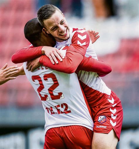 Slecht nieuws voor fc utrecht: Tafelzilver van FC Utrecht is minstens 7 miljoen euro ...