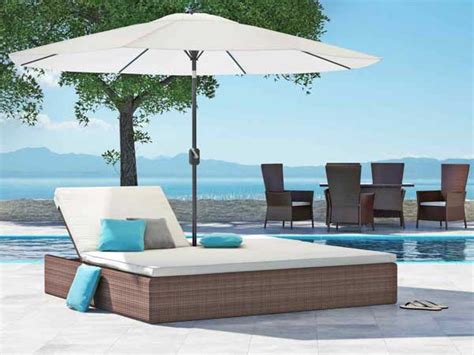 Realizzato in metallo corten, stabile e robusto. Letti da giardino