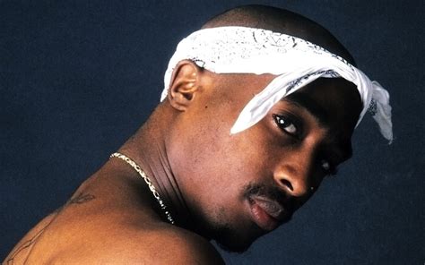 Keep ya head up cloth face covering. Tupac Shakur : plus qu'un rappeur, une légende aux ...