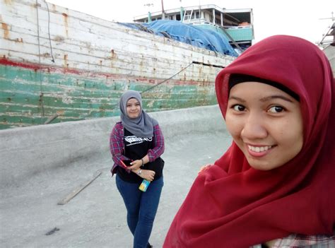 Tempat makan ini berlokasi di depan mangga dua square, tepatnya di jalan hidup baru, kalimati. Becoming Tourists for a Day | Wiwin's Blog