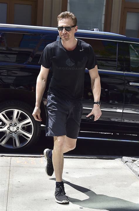 tom hiddleston hits the gym after his beachside makeout session with taylor swift tom