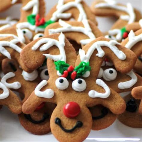 Decorate your favorite gingerbread cookie by flipping them upside. Reindeer Cookies for #ChristmasWeek #Giveaway
