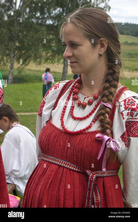 File Fort Ross Woman Wearing Traditional Russian Costume Wikimedia