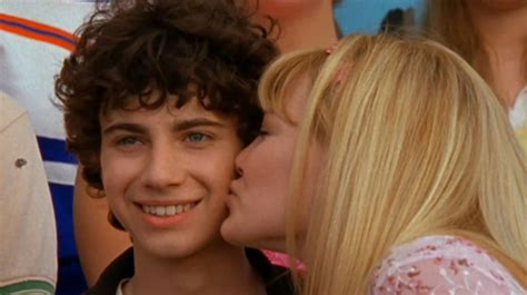 Everything We Know About The Lizzie Mcguire Reboot Series Tyla