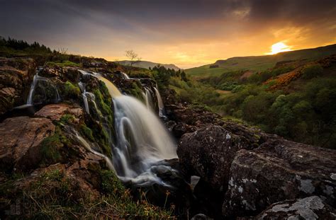 Loup Of Fintry Loup Of Fintry At Sunset Neil Barr Flickr