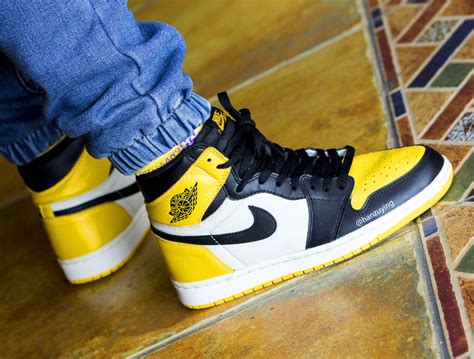 Nearly three quarters of people (71%) shown these images said that the orange spots on a purple background are moving for them. Air Jordan 1 Yellow Toe Black White AR1020-700 Release ...
