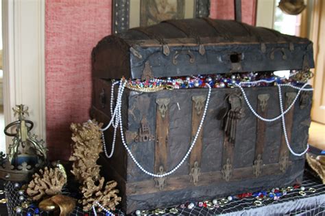 And who doesn't love swiss rolls? THE HIDDEN TREASURE CHEST! Pirate Party decor, pirate nautical decorations, pirate party ...