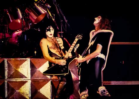 Pin By Lee Thomson On Kiss Live 79 81 Picture Gallery Pictures In