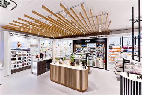 Douglas eröffnet neuen Flagshipstore in Berlin ...