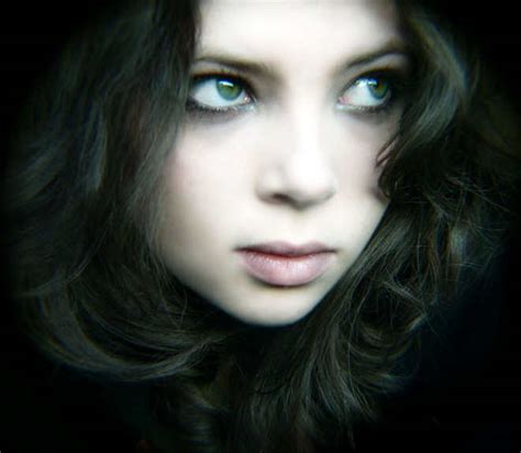Display your products free now! Beautiful Eyes