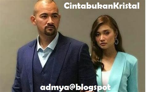 Sharnaaz ahmad, ayda jebat, nina iskandar, raja afiq, ayu raudhah, dayana roza, nazrief nazri, noniswara, esma dainal, doria rachel jolly, hazman. Slot Akasia: Cinta Bukan Kristal