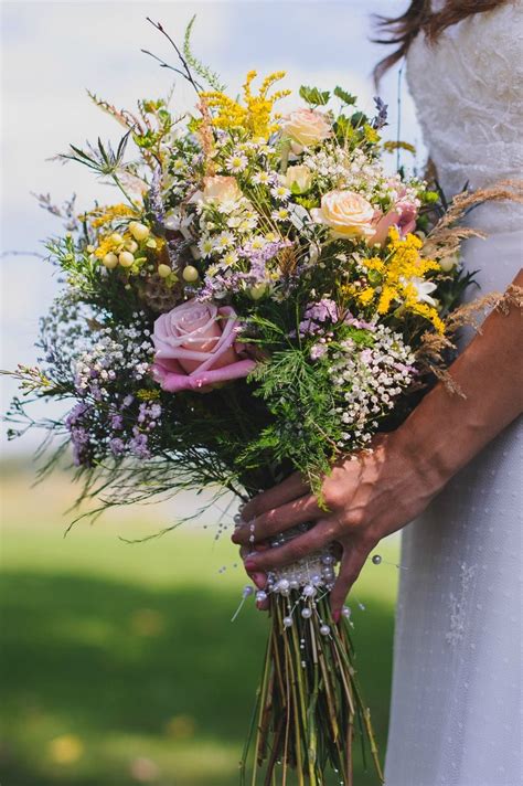 We met a couple months in advance and talked about ideas and colors. Wild flower bouquet. | Wedding bridal bouquets, Bridal ...