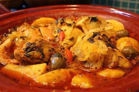 A moroccan tagine recipe is easy to make with everyday ingredients and you don't need a tagine pot to make it! Authentic Moroccan Chicken Recipes / with Potatoes