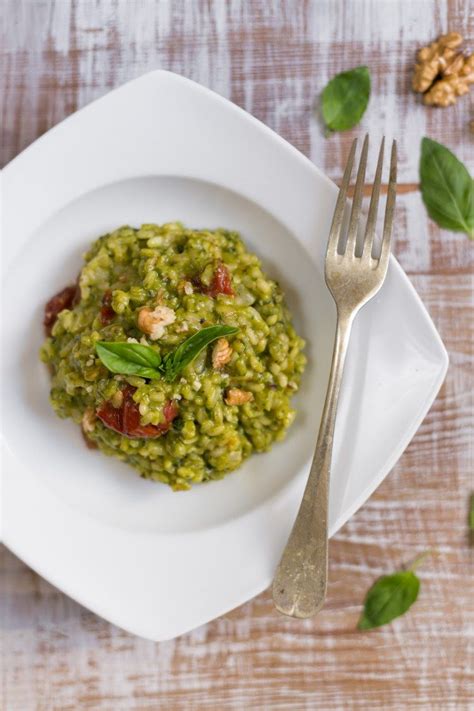 Check spelling or type a new query. Risotto al pesto con tomates cherry al balsámico - El ...