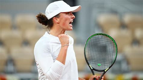 Iga swiatek women's singles overview. French Open 2020 - Simona Halep stunned by Iga Swiatek in ...