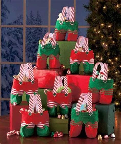 Práctica bolsa o costalito de fieltro, puedes utilizarla para bolos de navidad o como envoltura de tus regalos navideños. Pin on navidad