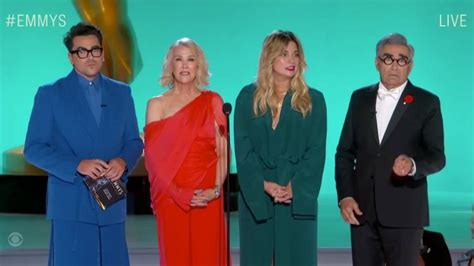 The Schitts Creek Cast Reunited And Stole The Show At The 2021 Emmys