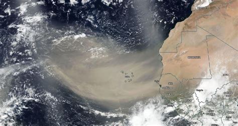 Massive Saharan Dust Cloud Over The Atlantic Ocean Wordlesstech