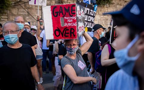 In Latest Anti Government Protest Hundreds Amass Outside Netanyahu