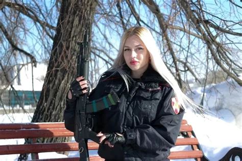 当网红代价高！俄罗斯“最美女兵”出圈后惨遭开除！竟是因为一段视频？凤凰网