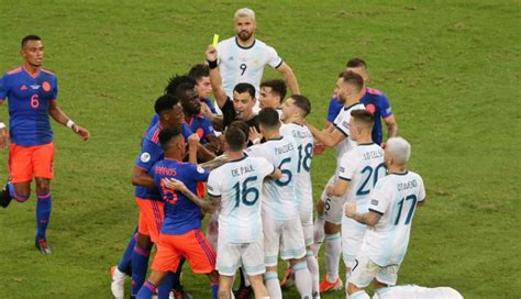 On september 5, 1993 during the world cup qualifiers for the 1994 world cup in the united states, argentina and colombia were to play a match in the argentine capital, buenos aires. Messi recibió una patada de Cuadrado que desató pelea en ...