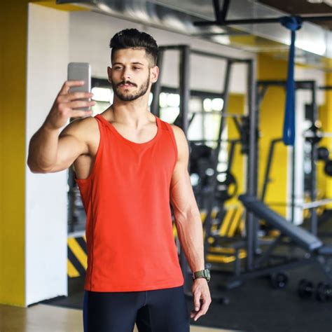 Top Tips To Get Perfect Gym Selfies Using A Gym Wall Mirror Dash Of
