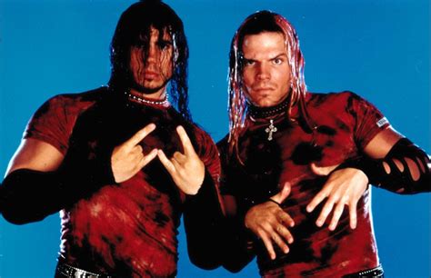 These influences include mate choice. Jeff Hardy Is Still Doing Mental Sh*t In 2016, As This Video Proves - UNILAD