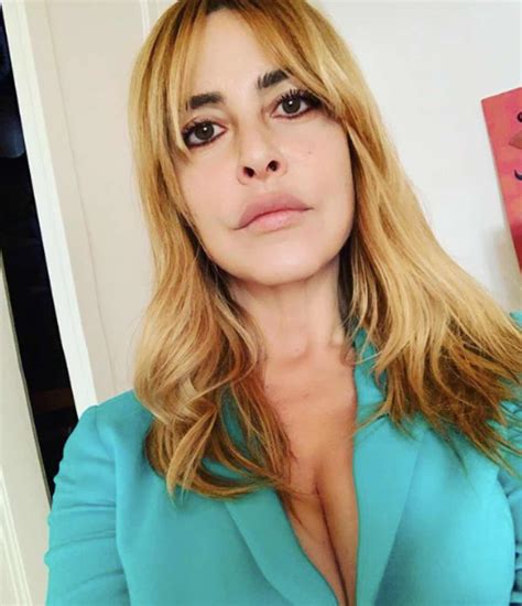 La passione per la tecnologia e manualità, servizio e tradizione, sono molti i motivi per cui la conceria stefania oggi è. Stefania Orlando a 'Vieni da me': "Sono stata l'amante di ...