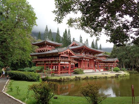 It was dedicated in august 1968 to commemorate the 100th anniversary of the first japanese immigrants to hawaiʻi. Temple in Hawaii | Hawaii beaches, Japanese temple, Luxury ...