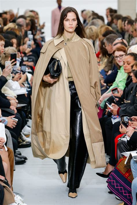 Spring 2018 Runway Fashion Trend Loose And Draped Silhouettes